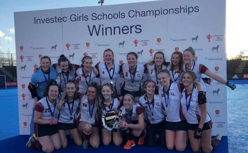 Queen’s National Hockey Champions for second year in a row