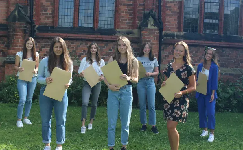 GCSE results – Queen’s girls hard work pays off